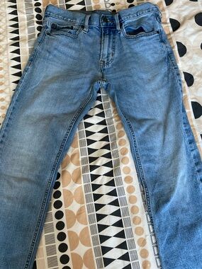 Old Navy women’s Straight Light Blue Denim Jeans